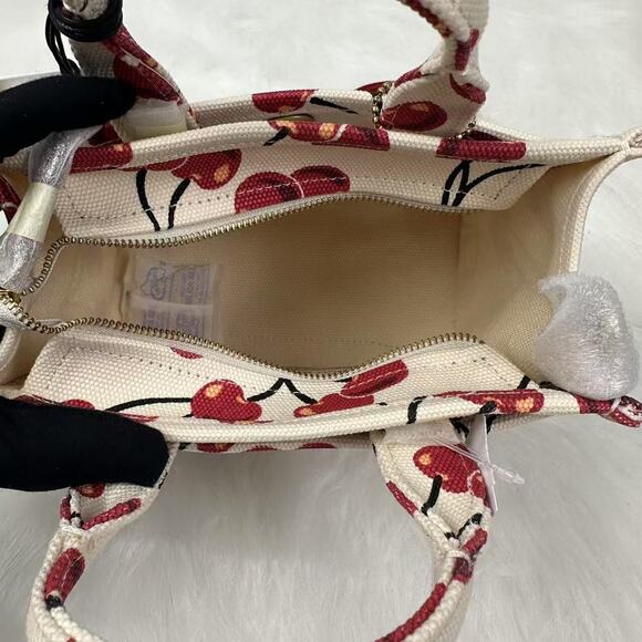 COACH Cargo Tote Bag 20 Crossbody With Cherry Print In Canvas/Chalk Multi CZ104 - Picture 7 of 10